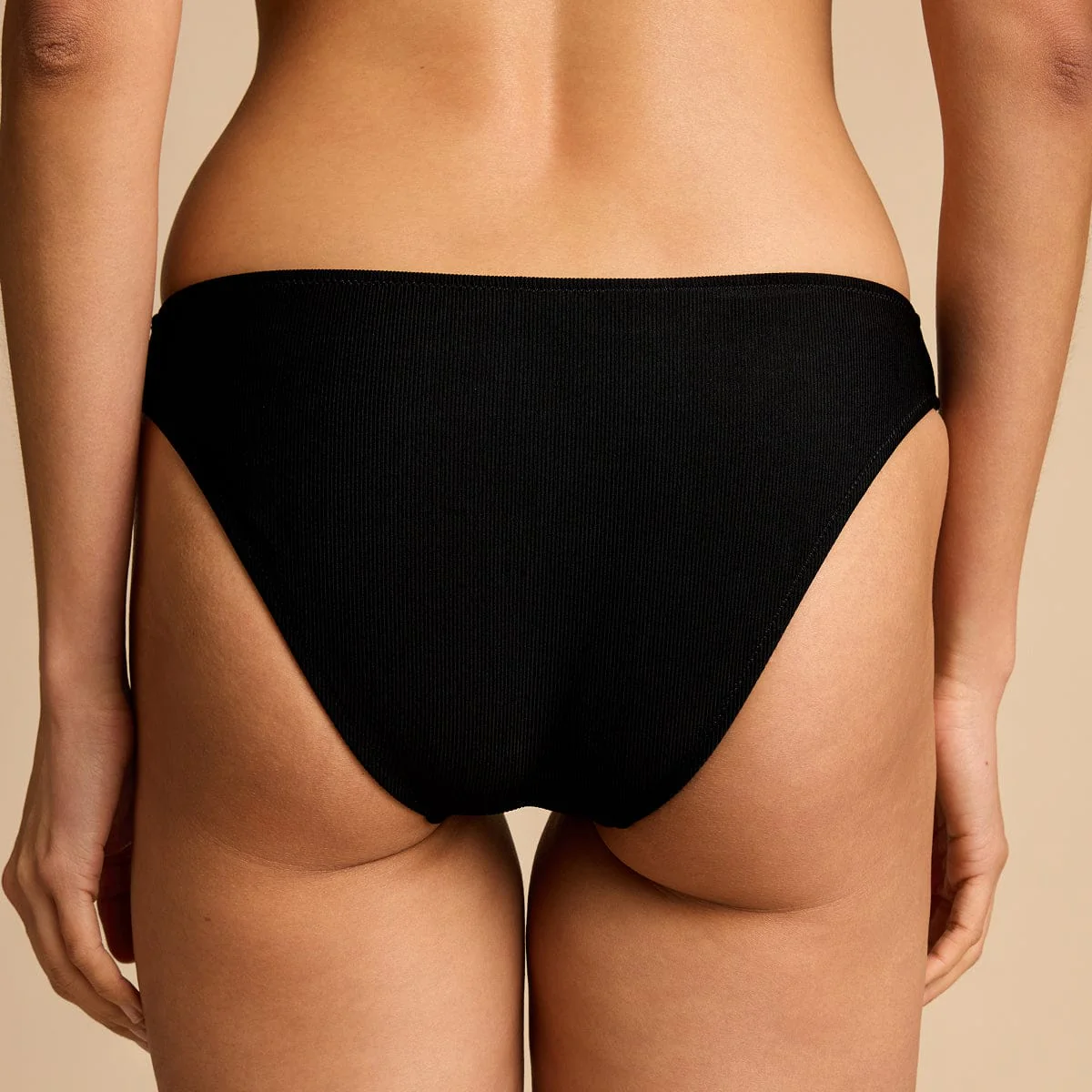 Classic Bikini Black - Image 4