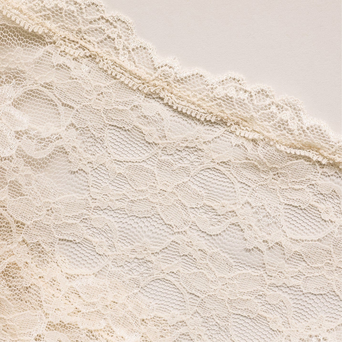 Effortless Lace Thong Sand - Image 3
