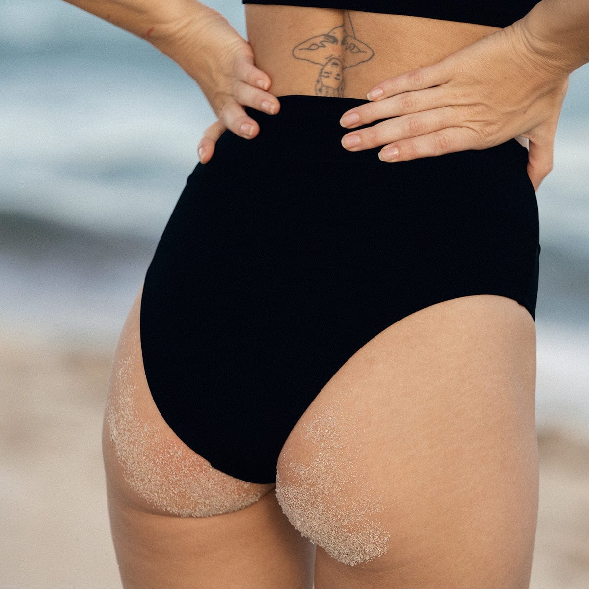 High Waisted Bikini Black - Image 2